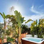 Alameda Modern Art House With Outdoor Jacuzzi In Roof